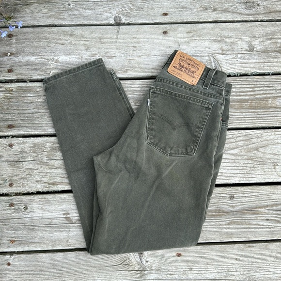 Vintage Levi’s  951 relaxed fit tapered jeans in olive green - Picture 6 of 11